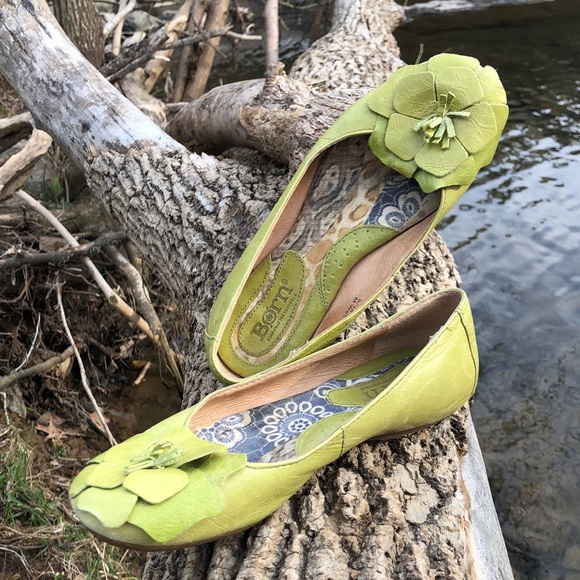 ADORABLE Lime-green Born* flats 🙌🏻 - Picture 1 of 4